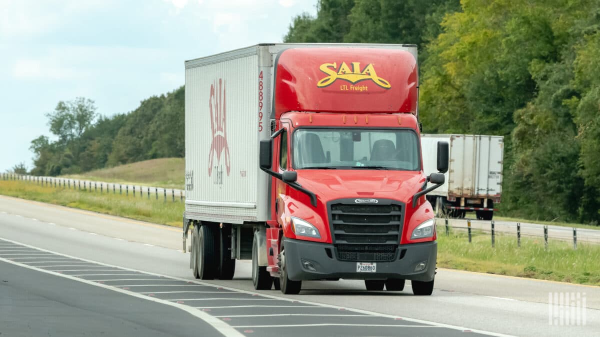 Saia's Tonnage Growth Picks Up Steam Amid Improving Demand